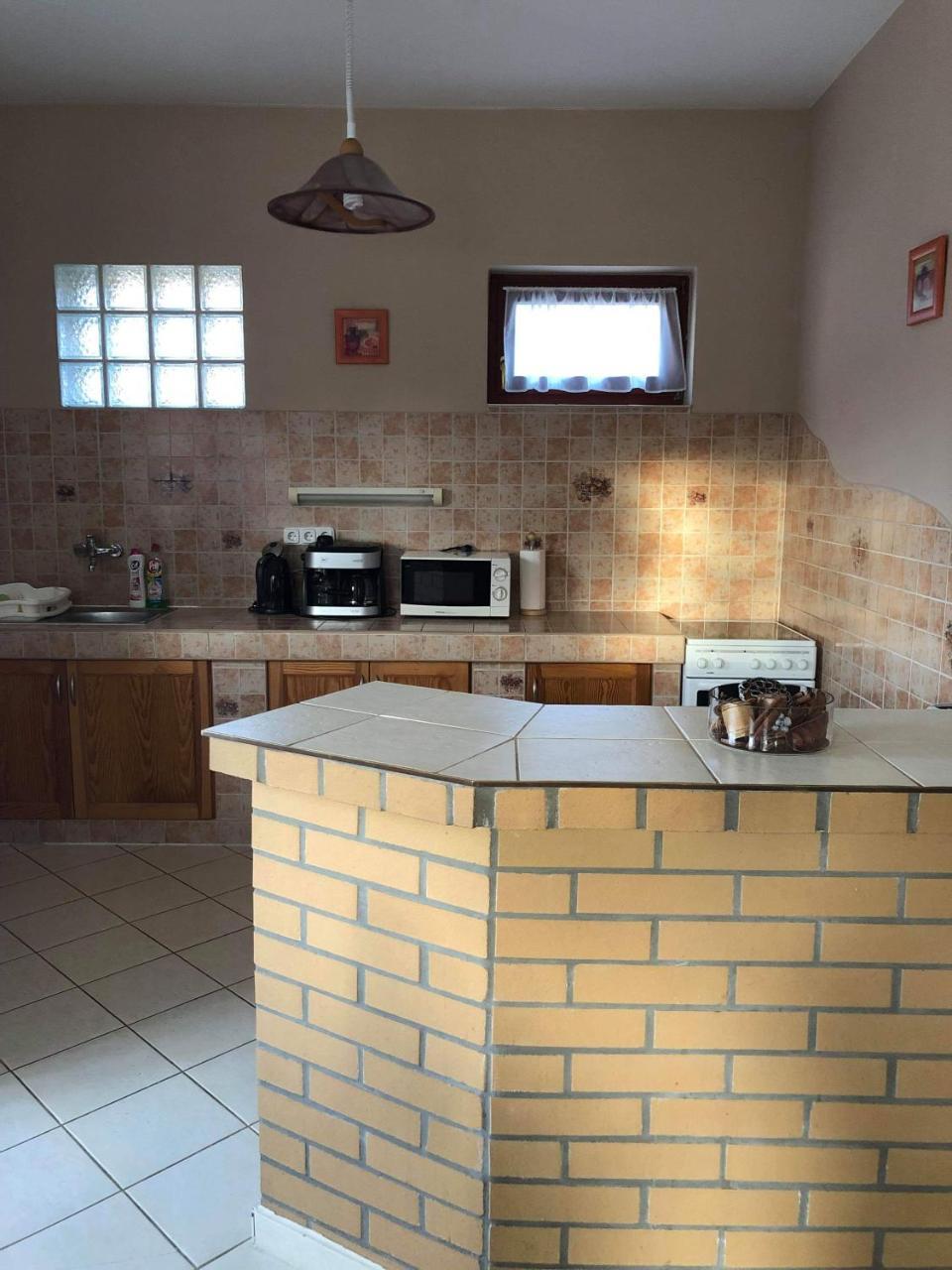 Kristaly Apartmanhaz Sarvar Exterior photo